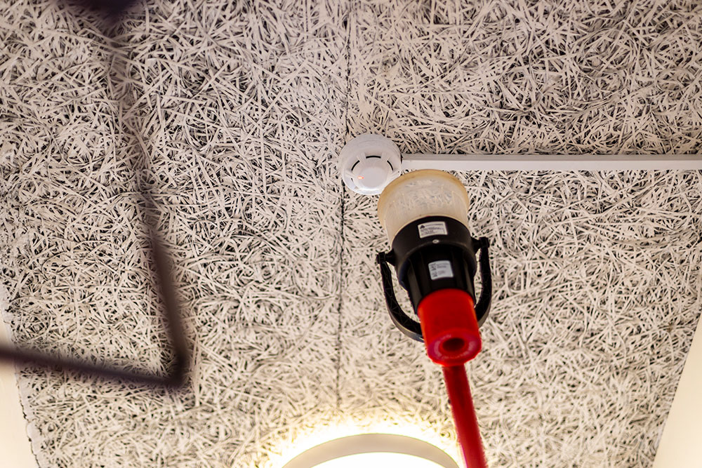 røgalarm i loft